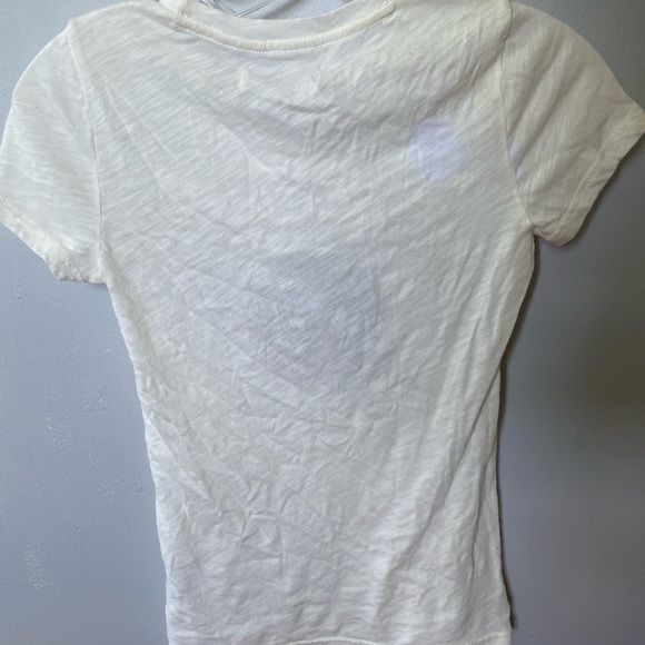 White Abercrombie and Fitch t- shirt - Picture 2 of 3